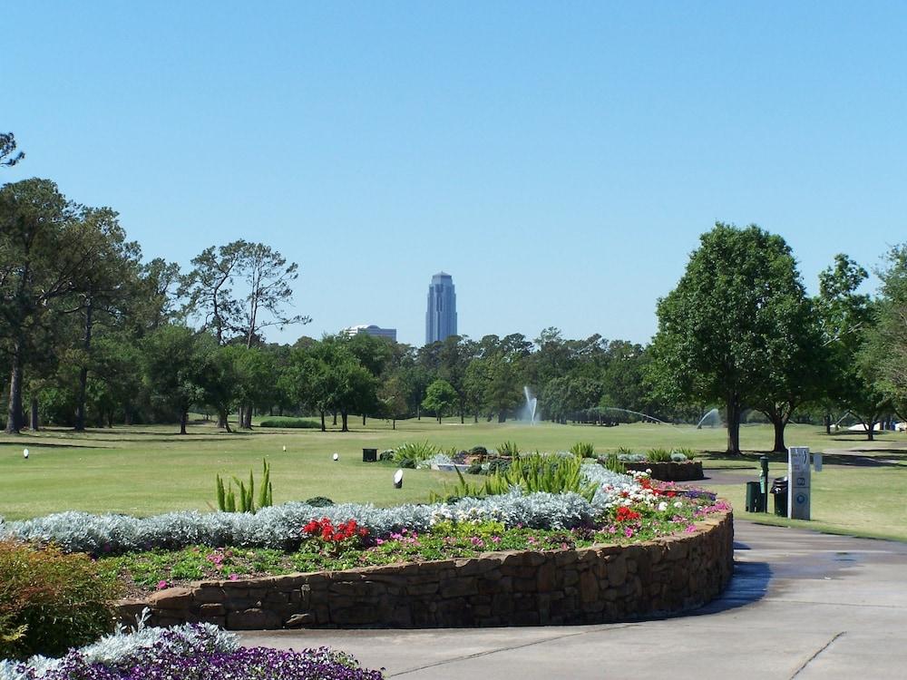 Days By Wyndham Hotel Houston