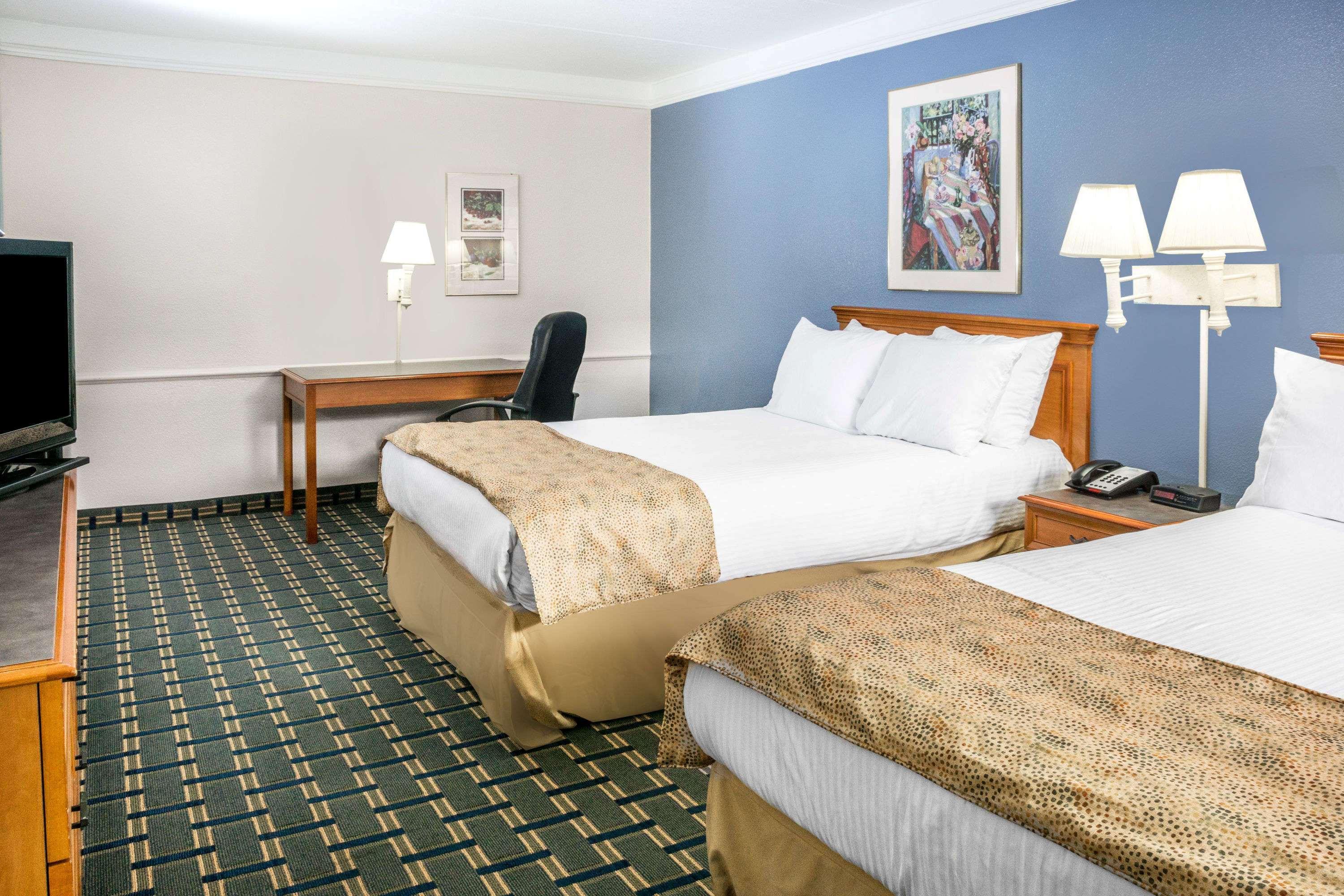 Days By Wyndham Hotel 2*