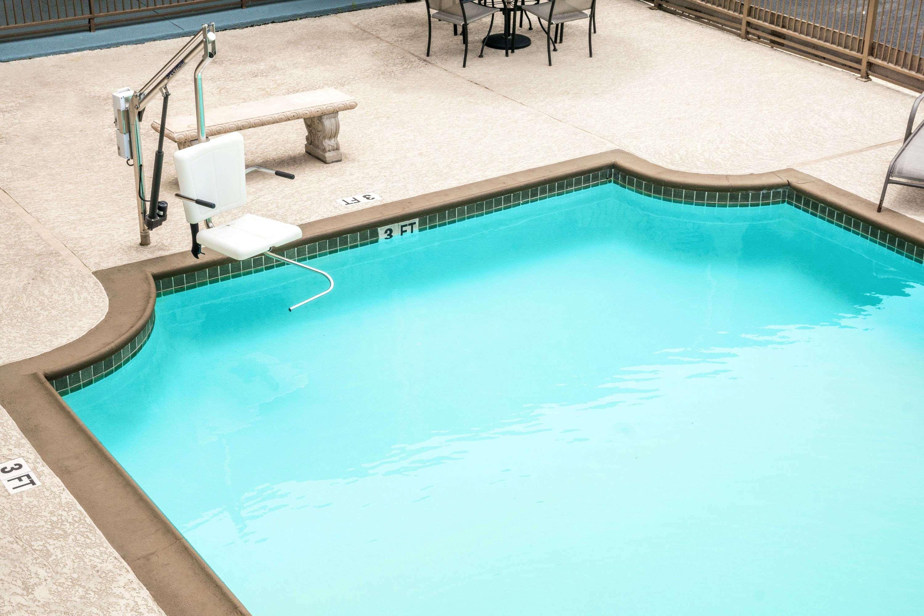 Days By Wyndham Hotel