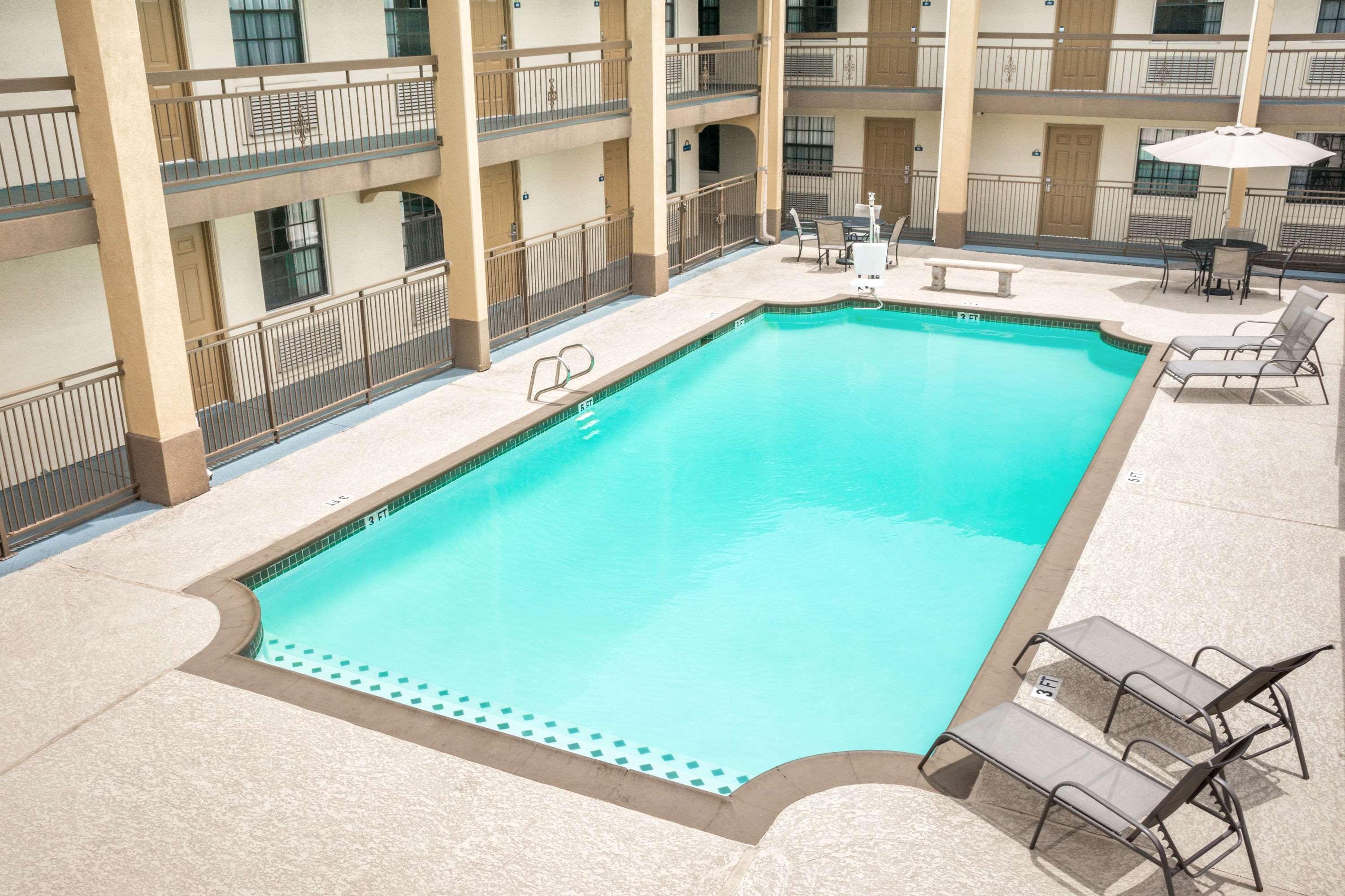 Days By Wyndham Hotel 2*