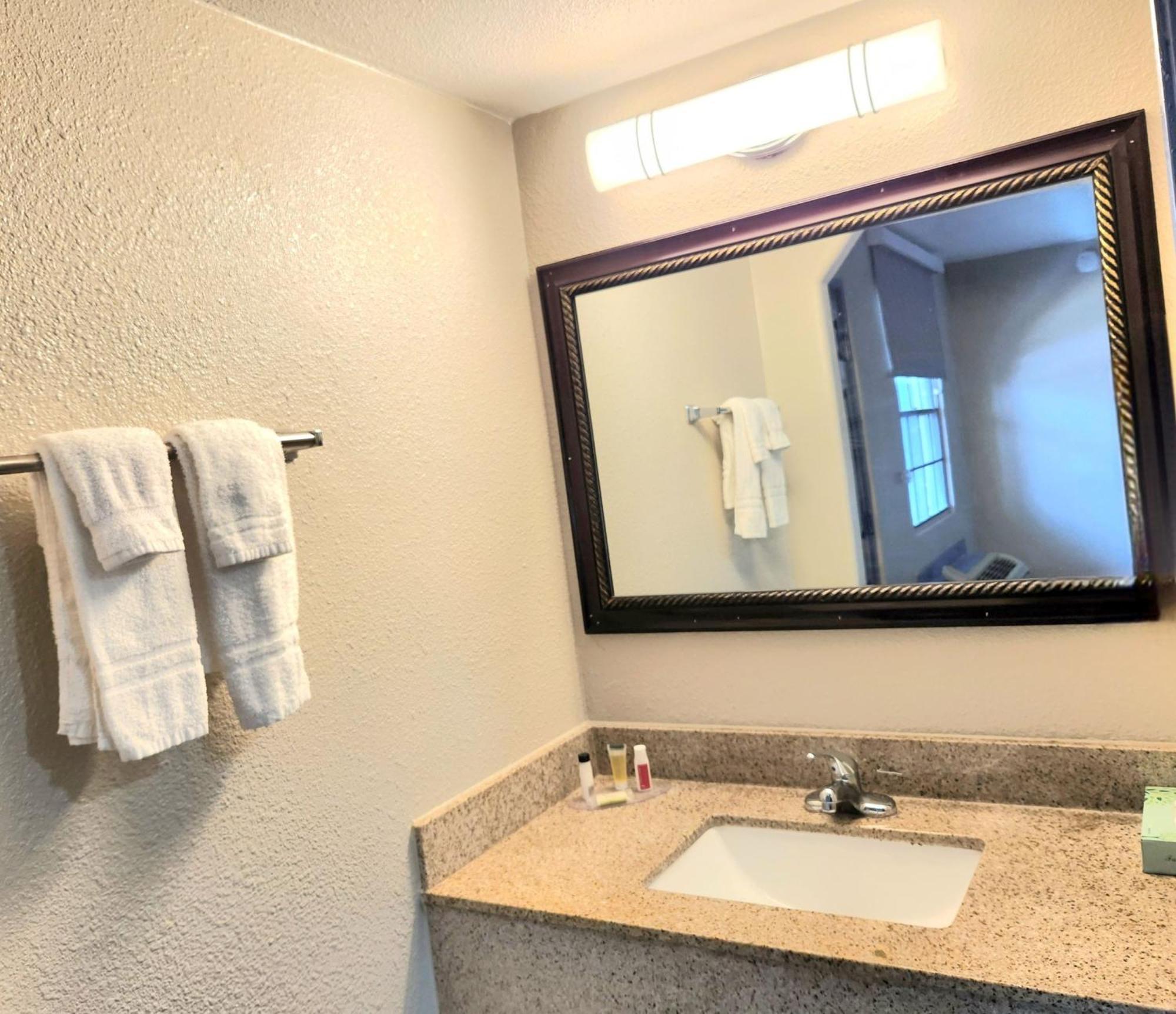 Hotel Days By Wyndham Houston